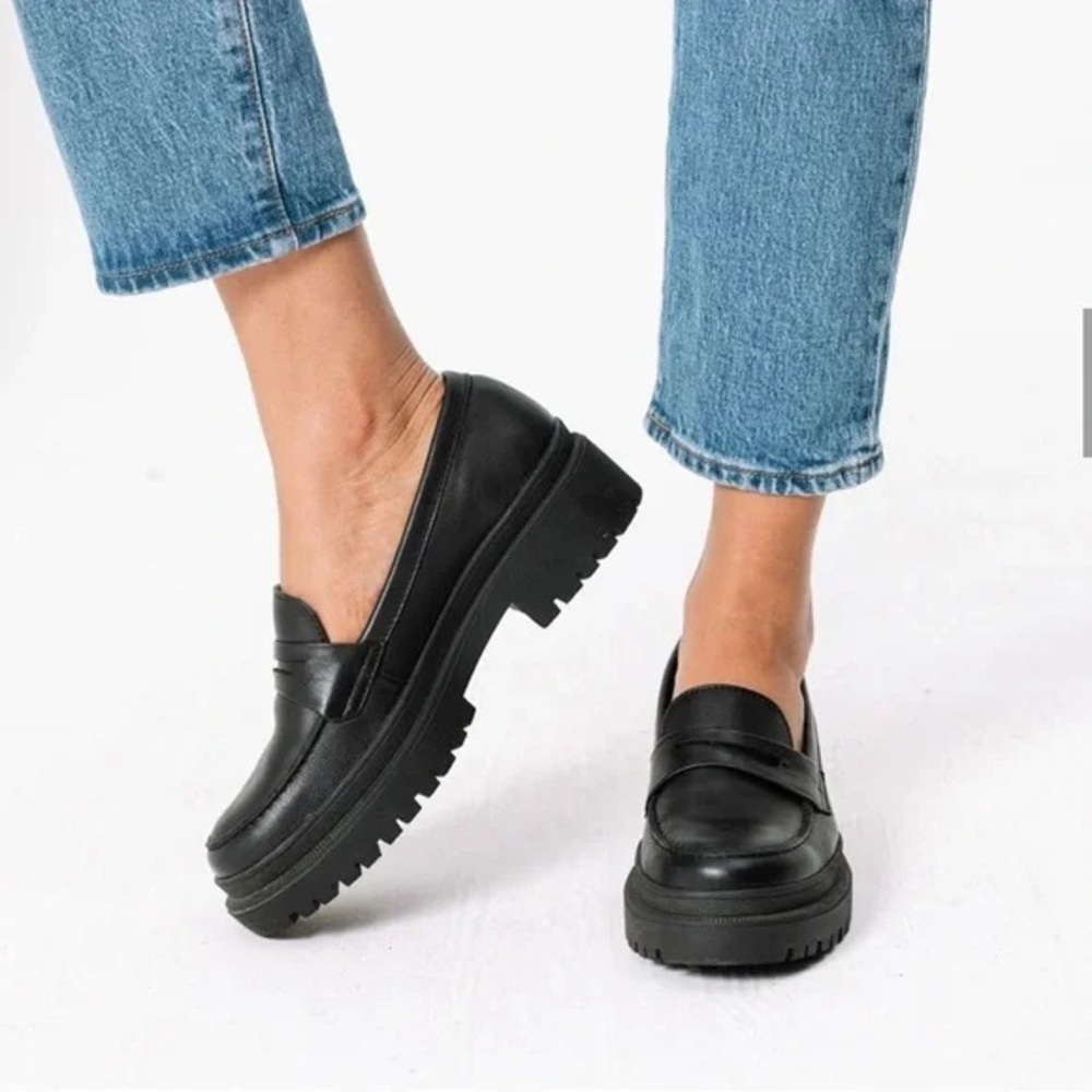 Portland Leather Patina Zoe Chunky Loafer Black Leather